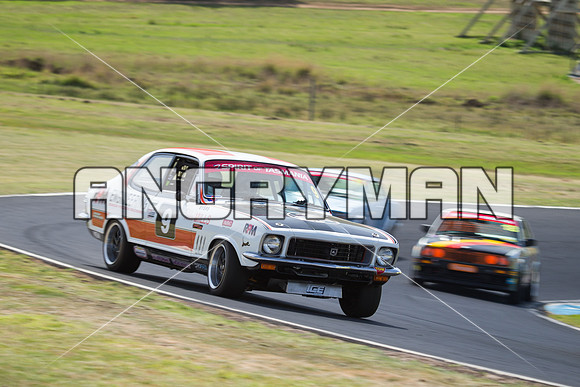 19 Robbie Mills - LJ Torana - Muscle Car Cup Over Two Litres - Classic - Saturday-7