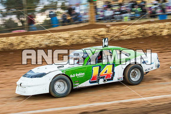 tassie six 14 - 31 - Carrick - 4th April 2015-3