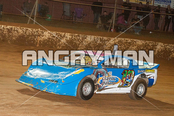 tassie six 19 - 31 - Carrick - 4th April 2015-3