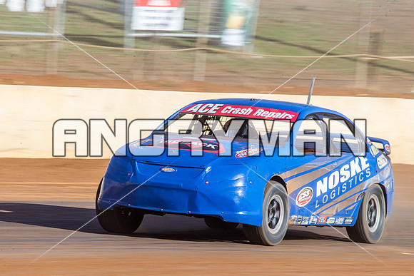 modified 4 V4 KYE BLIGHT - 29 - Carrick - 2nd April 2015 - Aus Title Practice-7