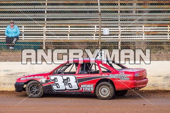 modified 33 V33 DANIEL SIMPSON - 29 - Carrick - 2nd April 2015 - Aus Title Practice-3