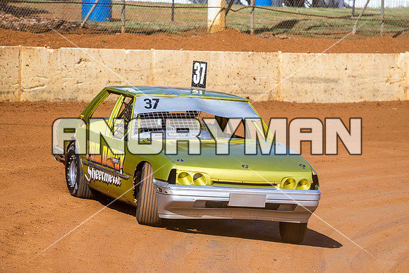 modified 37 T37 LUKE WILLIAMS - 29 - Carrick - 2nd April 2015 - Aus Title Practice-2
