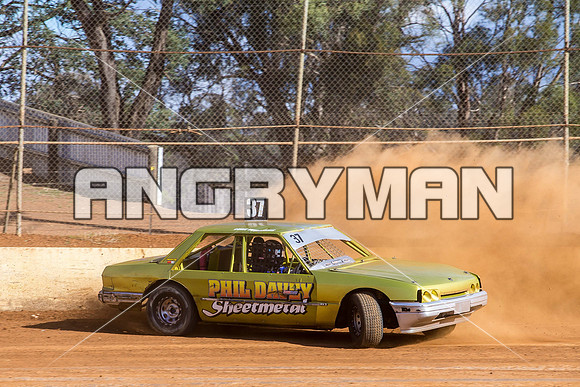 modified 37 T37 LUKE WILLIAMS - 29 - Carrick - 2nd April 2015 - Aus Title Practice-4