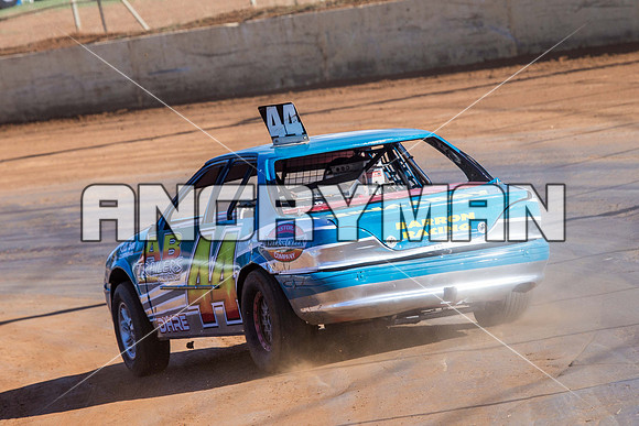 modified 44 Q44 ASHLEY BARRON - 29 - Carrick - 2nd April 2015 - Aus Title Practice-4