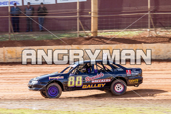 modified 88 V88 BRYAN GALLEY - 29 - Carrick - 2nd April 2015 - Aus Title Practice-2