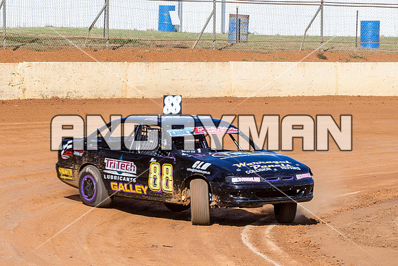 modified 88 V88 BRYAN GALLEY - 29 - Carrick - 2nd April 2015 - Aus Title Practice-6