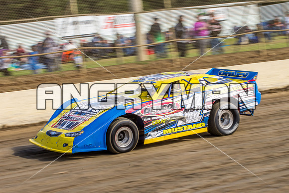 super sedan 17 n17 lachlan onley
