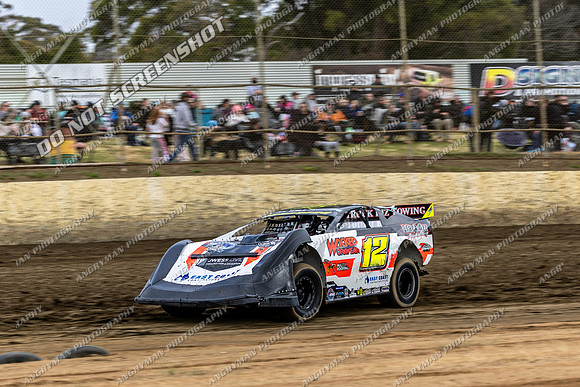 Super Sedan 12 T12 - 03 - Latrobe - 6th Dec 2025