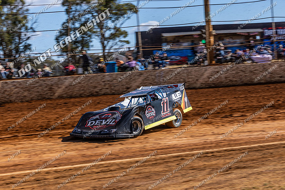 Late Model 11 W11 - 05 - Carrick - 26th Dec 2025