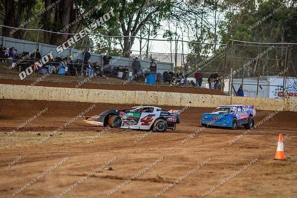 Super Sedan 4 W4 - 08 - Gene Cook Memorial - Carrick - 10 Jan 2026-8