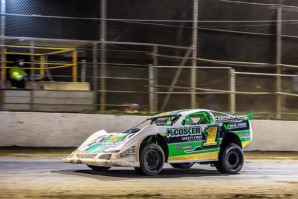 Super Sedan 1 A1 - 09 - Latrobe - 16-17 Jan 2026 - Grand Prix-13