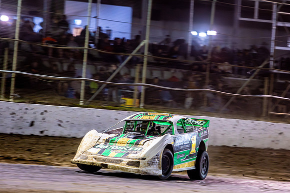 Super Sedan 1 A1 - 09 - Latrobe - 16-17 Jan 2026 - Grand Prix-12