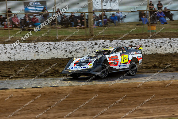 Super Sedan 12 T12 - 09 - Latrobe - 16-17 Jan 2026 - Grand Prix