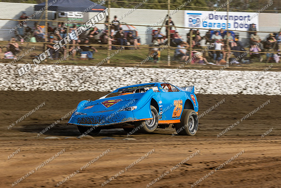 Super Sedan 25 T25 - 09 - Latrobe - 16-17 Jan 2026 - Grand Prix-2