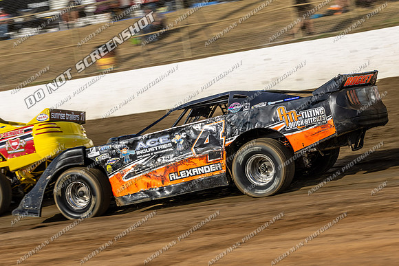 Super Sedan 4 T4 - 09 - Latrobe - 16-17 Jan 2026 - Grand Prix