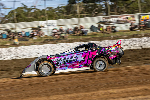 Super Sedan 35 V35 - 09 - Latrobe - 16-17 Jan 2026 - Grand Prix-2