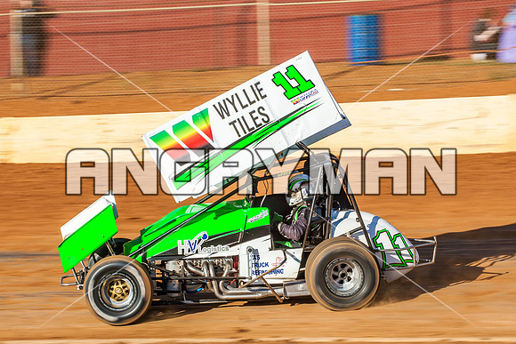 sprintcar 11 t11 Jason Redpath - 6 - Carrick - 30th Nov 2013-3
