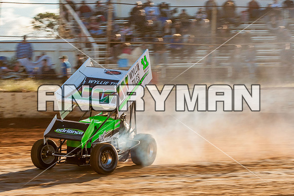 sprintcar 11 t11 Jason Redpath - 6 - Carrick - 30th Nov 2013-7