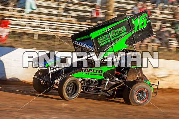 sprintcar 16 t16 adam alexander - 6 - Carrick - 30th Nov 2013-6