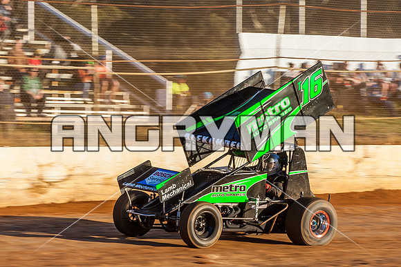sprintcar 16 t16 adam alexander - 6 - Carrick - 30th Nov 2013-9