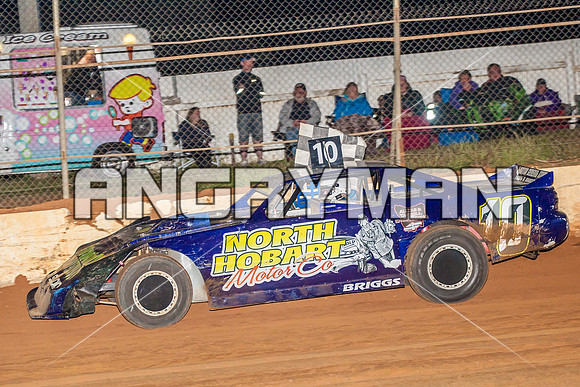 tassie six 10 - 6 - Carrick - 30th Nov 2013-7