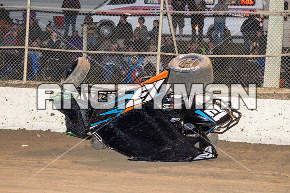 sprintcar 13 T13 Chris Gallagher - 3 - Latrobe - 24th Oct 2015-19