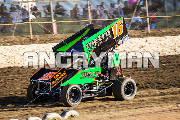sprintcar 16 t16 Adam Alexander - 3 - Latrobe - 24th Oct 2015