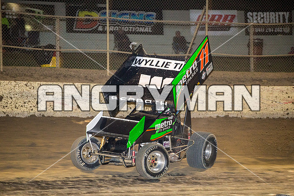 sprintcar 11 t11 Jason Redpath - 14 - Latrobe - 15th Jan 2016-13