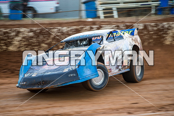 super sedan 1 v1 peter nicola - 18 - Carrick - 5th Feb 2016-24