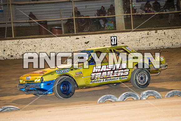 modified 37 T37 LUKE WILLIAMS - 22 - Latrobe - 27th Feb 2016-7