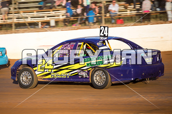 street stock 24 t24 - 6 - Carrick - 28th Nov 2015-4