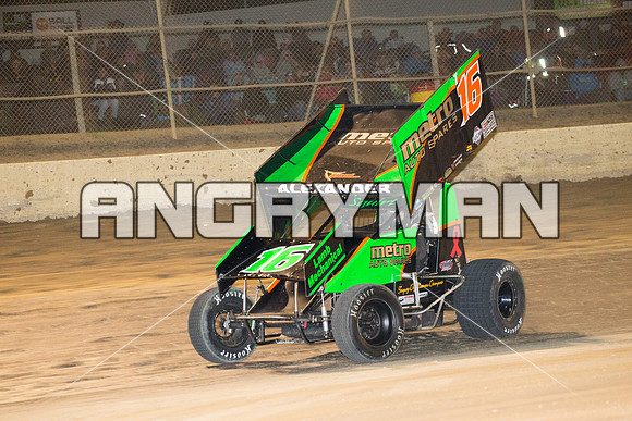 sprintcar 16 t16 Adam Alexander - 9 - Latrobe - 27th Dec 2015-9