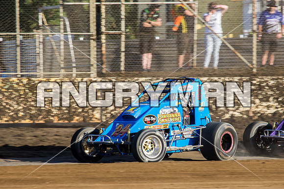 wingless 24 t24 brad whitchurch - 16 - Latrobe - 23rd Jan 2016 - Grand National-5