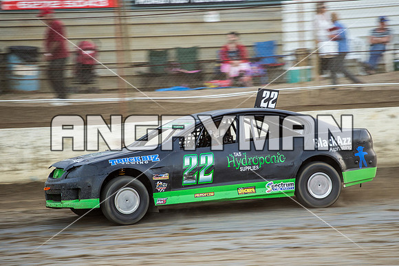 modified 22 t22 Luke Gunn - 16 - Latrobe - 23rd Jan 2016 - Grand National-9
