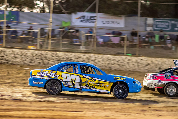 Street Stock 27 T27 - 12 - Latrobe - 15th Jan 2022-8