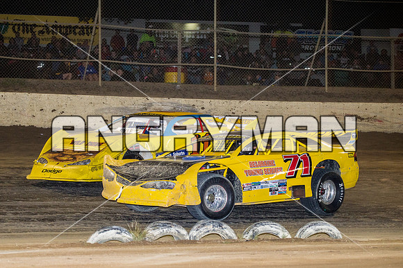 super sedan 71 t71 Robbie Bird - 9 - Latrobe - 27th Dec 2015-11