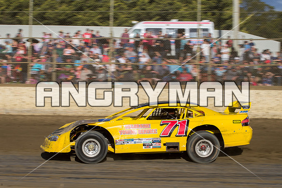 super sedan 71 t71 Robbie Bird - 9 - Latrobe - 27th Dec 2015-8