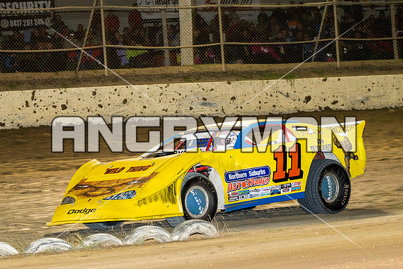 super sedan 11 t11 gil aylett - 9 - Latrobe - 27th Dec 2015-8