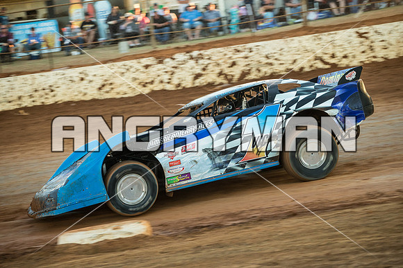 super sedan 1 v1 peter nicola - 19 - Carrick - 6th Feb 2016