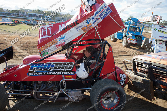 sprintcar 32 t32 nick anderson - 9 - Latrobe 4th December 2011 - Wyllie Tiles Fireworks-4