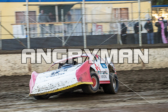 Super Sedan 24 T24 - 29 - Hobart - 2nd April 2016-3
