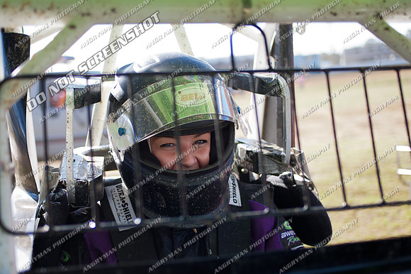 sprintcar 27 t27 emma dobson - 9 - Latrobe 4th December 2011 - Wyllie Tiles Fireworks