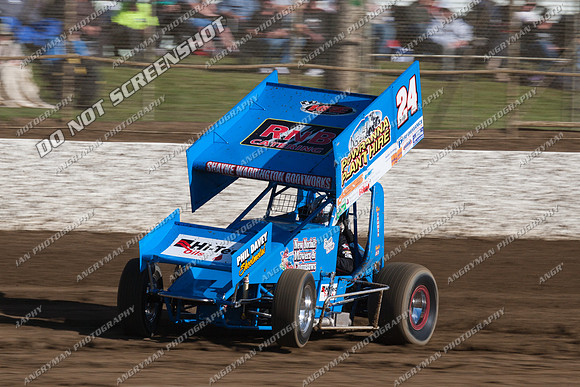 sprintcar 24 t24 shaun robins - 9 - Latrobe 4th December 2011 - Wyllie Tiles Fireworks-2
