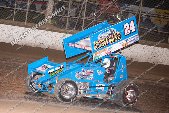 sprintcar 24 t24 shaun robins - 9 - Latrobe 4th December 2011 - Wyllie Tiles Fireworks-6