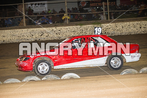 Street Stock 19 T19 - 30 - Latrobe - 9th April 2016