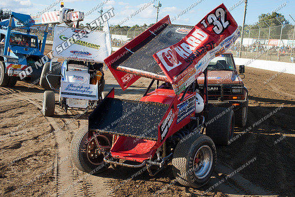 sprintcar 32 t32 nick anderson - 9 - Latrobe 4th December 2011 - Wyllie Tiles Fireworks-3