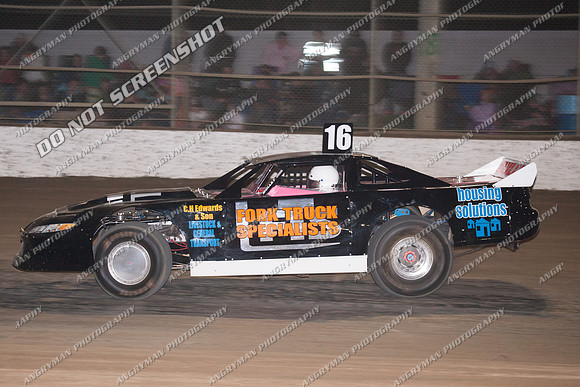 super sedan 16 t16 corey smith - 9 - Latrobe 4th December 2011 - Wyllie Tiles Fireworks-2