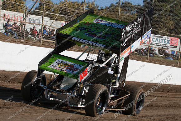 sprintcar 27 t27 emma dobson - 4 - Latrobe 22nd Oct 2011-3