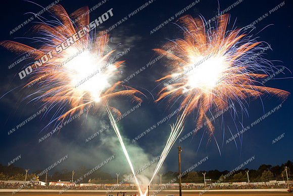 Misc - 9 - Latrobe 4th December 2011 - Wyllie Tiles Fireworks-6