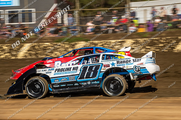 Super Sedan 18 Q18 - 12 - Latrobe - 15th Jan 2022-3
